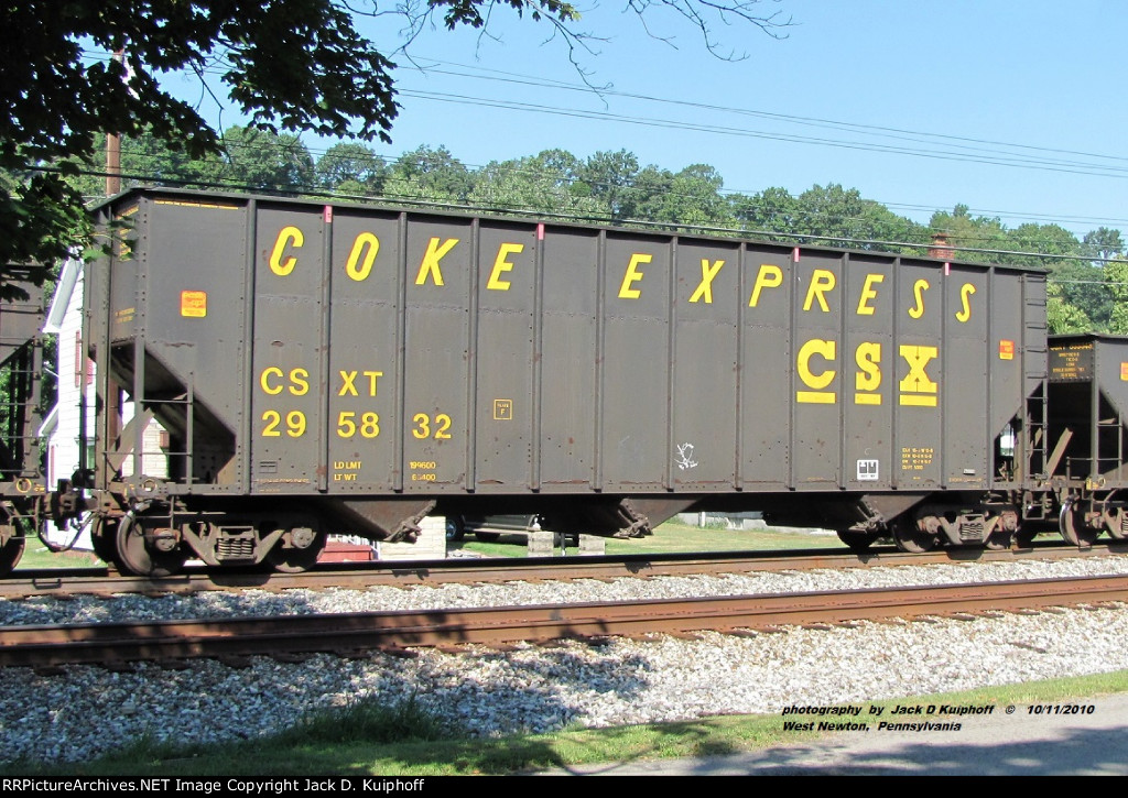 CSXT 295832, West Newton, PA.   10-11-2010